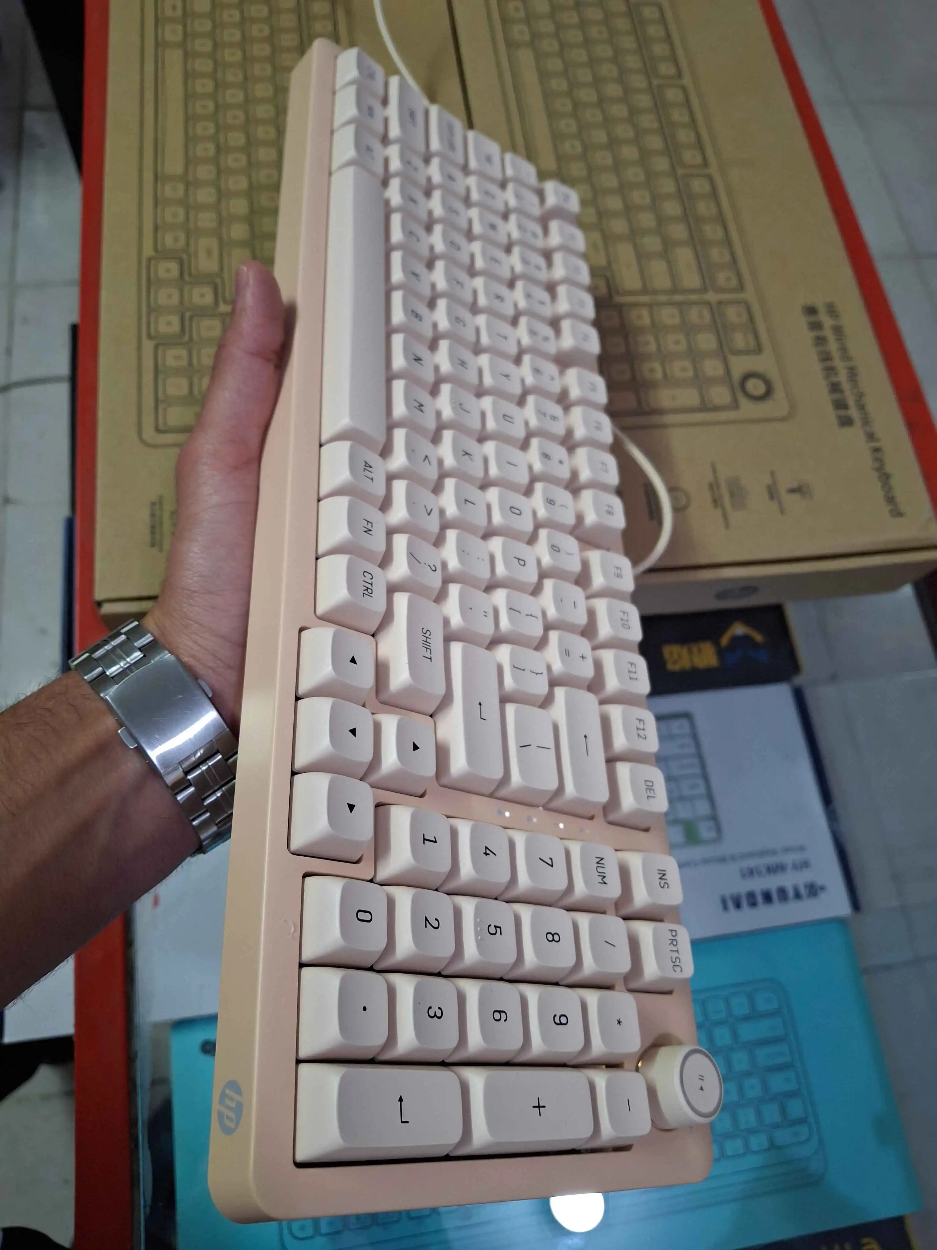 تصویر کیبورد مکانیکی سیمی HP با نور RGB و ولوم کنترل